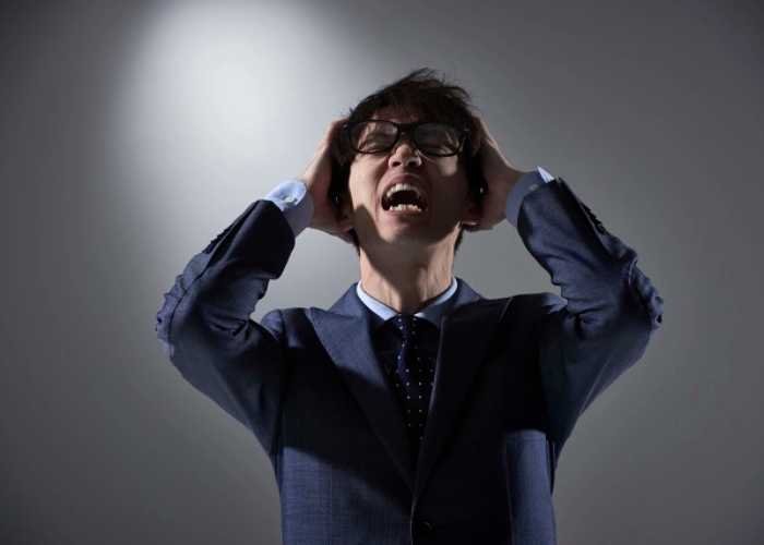 情绪低落忧郁，易暴躁生气，难以入眠